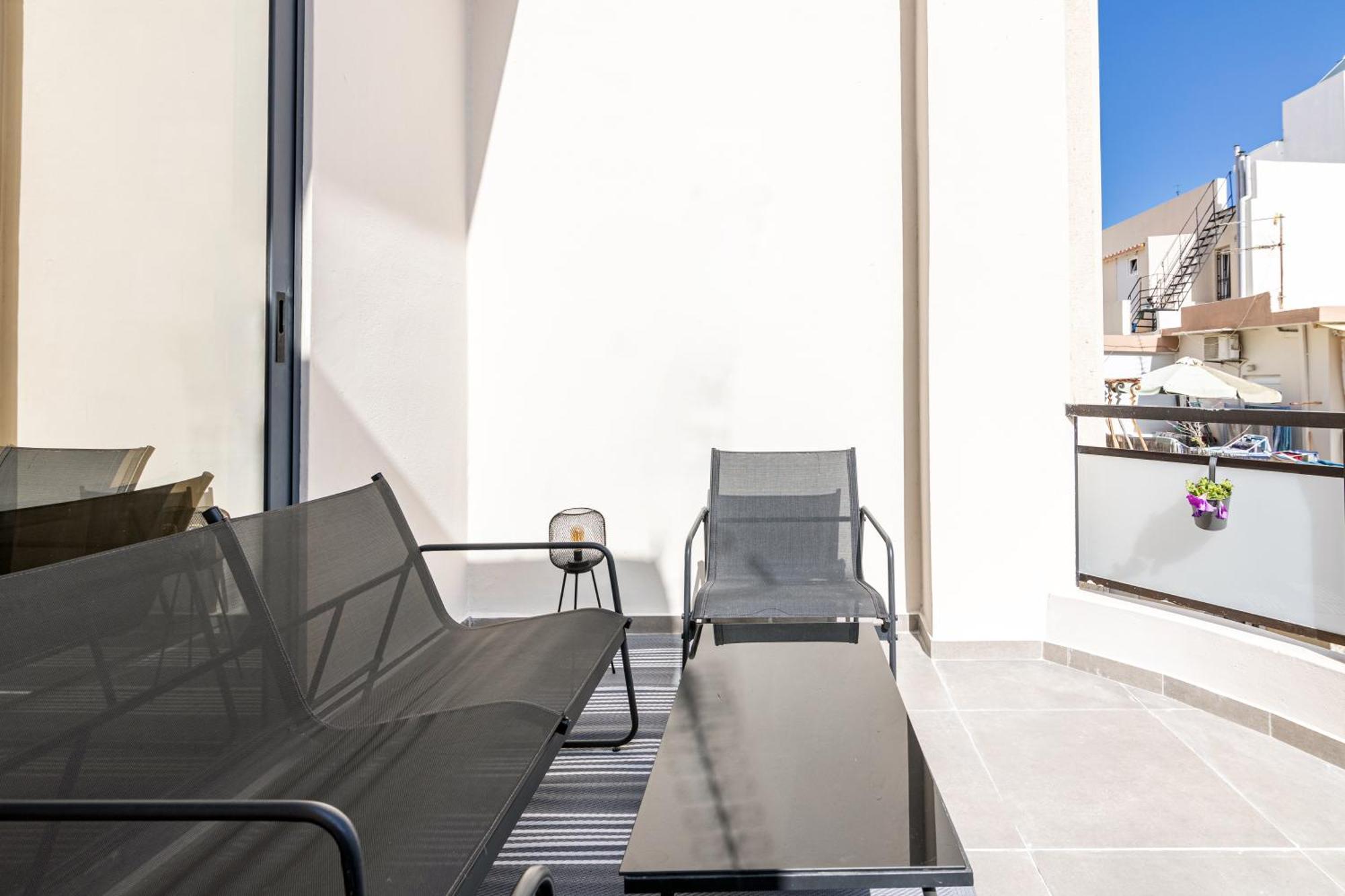 Maricool Minimal Spacious Downtown Loft Ираклион Экстерьер фото