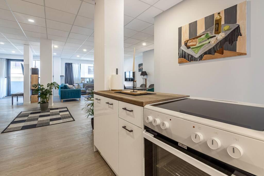 Maricool Minimal Spacious Downtown Loft Ираклион Экстерьер фото