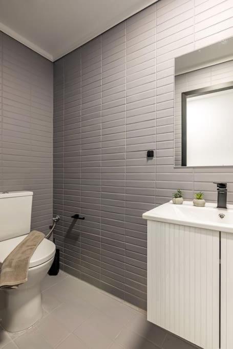 Maricool Minimal Spacious Downtown Loft Ираклион Экстерьер фото