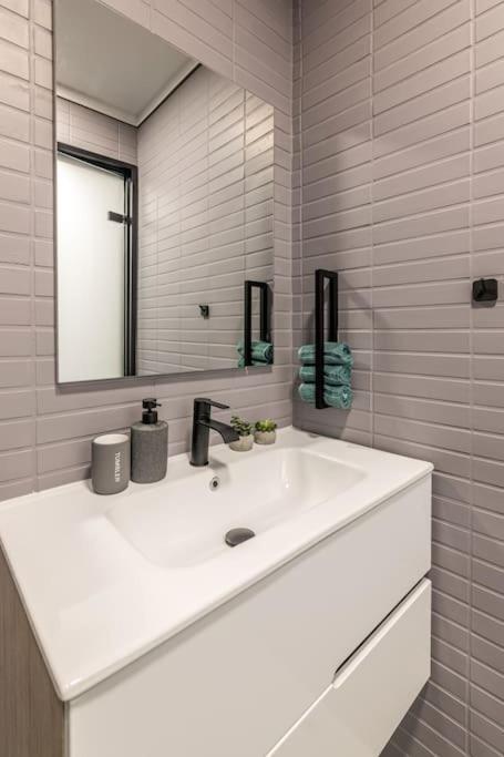 Maricool Minimal Spacious Downtown Loft Ираклион Экстерьер фото